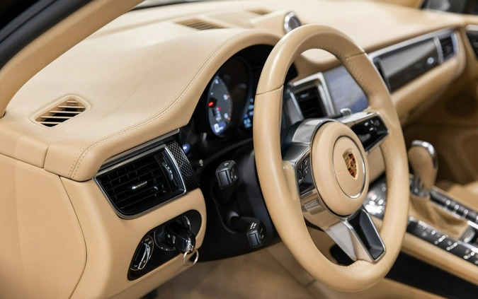 Porsche Macan cena 235000 przebieg: 51000, rok produkcji 2017 z Świeradów-Zdrój małe 781